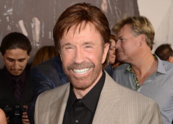 Morre aos 86 anos o ator Chuck Norris, após internado no Havaí