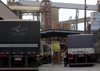 Fazenda propõe R$ 3 bi para estados zerarem ICMS do diesel