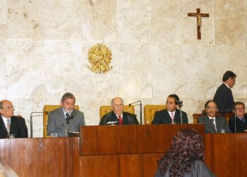 Lula é pressionado a propor reforma do Judiciário