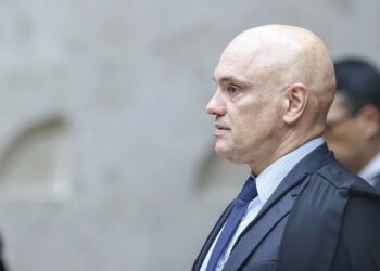 Moraes veta visita de assessor de Trump a Bolsonaro