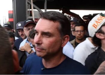 Discurso de Flávio Bolsonaro ao agro não convence