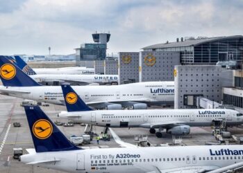 Guerra: fechamento de Ormuz já afeta companhias aéreas