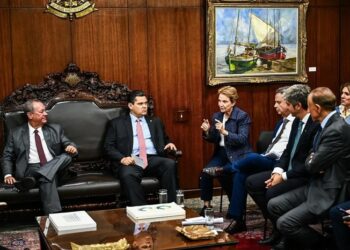 6×1: Empresários criticam PEC e pedem tempo a Alcolumbre