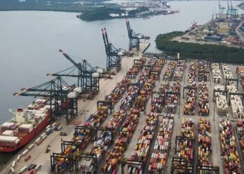 Abril registra superávit recorde na balança comercial