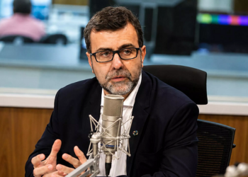 Marcelo Freixo liga Flávio Bolsonaro ao crime organizado