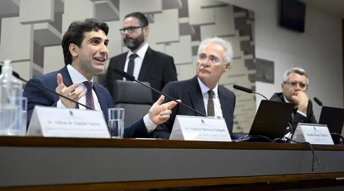 Pix incluiu mais pessoas e não rivaliza com cartão, diz Galípolo