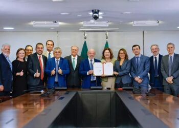 Presidente Lula zera imposto da ‘taxa das blusinhas’
