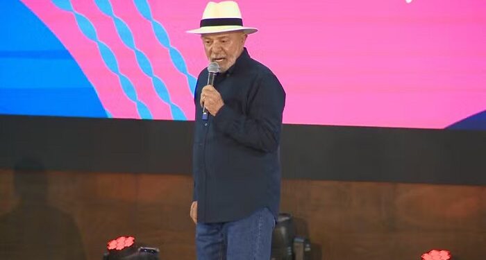 Presidente Lula faz radioterapia no couro cabeludo