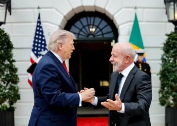 Terras raras e tarifas pautam conversa entre Lula e Trump