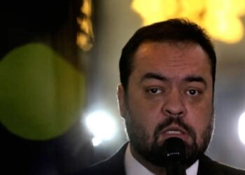 PF faz busca e apreensão contra Cláudio Castro