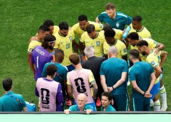 Brasil vence com dedo de Ancelotti, mas sofre contra retrancas