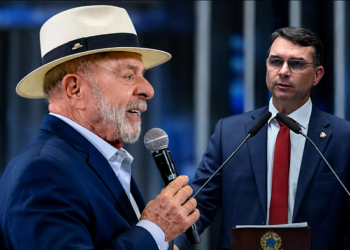 Lula: Filhos de Bolsonaro enriqueceram com Vorcaro