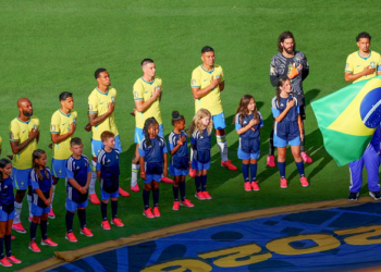 NY Times: hino do Brasil é o mais bonito da Copa