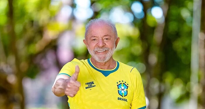 Lula veste a camisa amarela: “O Brasil é dos brasileiros”