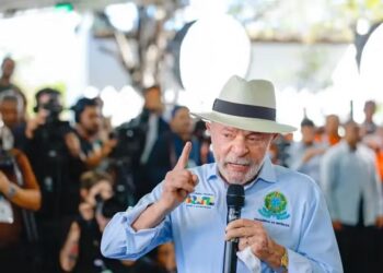 Lula culpa família Bolsonaro por taxação: “Traidores da Pátria”