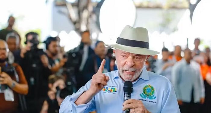 Lula culpa família Bolsonaro por taxação: “Traidores da Pátria”