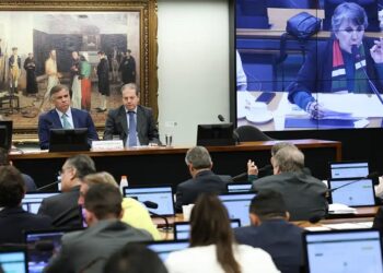 Redução da maioridade penal para 16 anos é aprovada