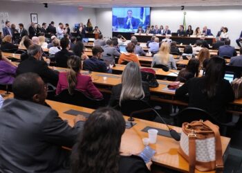 Adiada análise da PEC da redução da maioridade penal