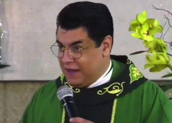 Noiva ouve padre e cancela casamento após exigências do noivo