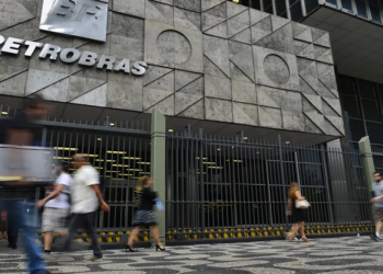 Petrobras reduz preço do diesel nesta segunda-feira