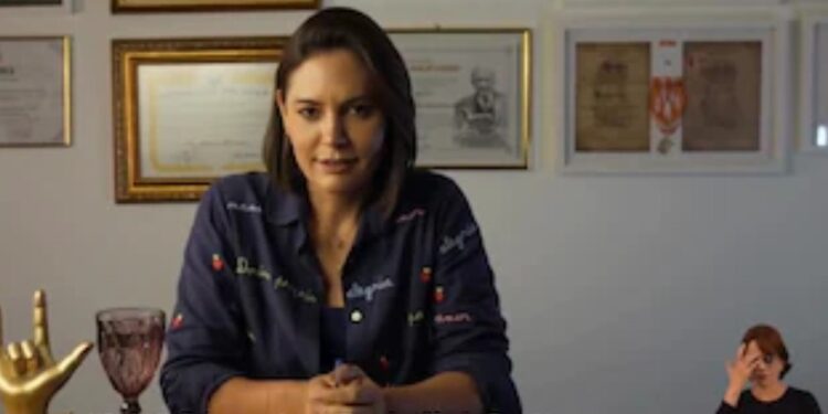 Michelle acusa Flávio Bolsonaro de não querer seu apoio