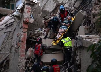 Terremoto atinge Venezuela e derruba prédios em Caracas