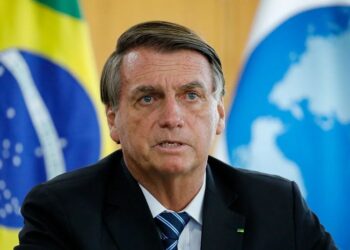 Armas de Bolsonaro são entregues à PF pelo Exército