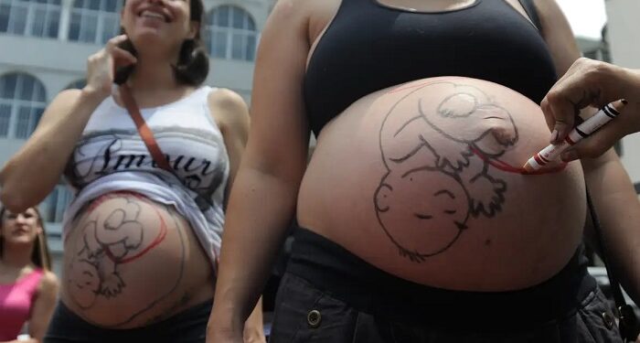 Desigualdades sociais empurram as mulheres para cesarianas