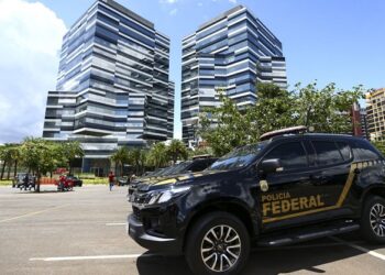 Empresário é alvo da PF por ameaçar jornalistas no caso Master