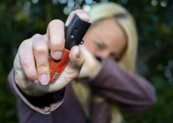 Mulheres já podem usar spray de pimenta para defesa pessoal