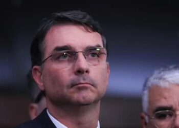 Bolsonaro atua para barrar PEC da escala 6×1 antes da eleição
