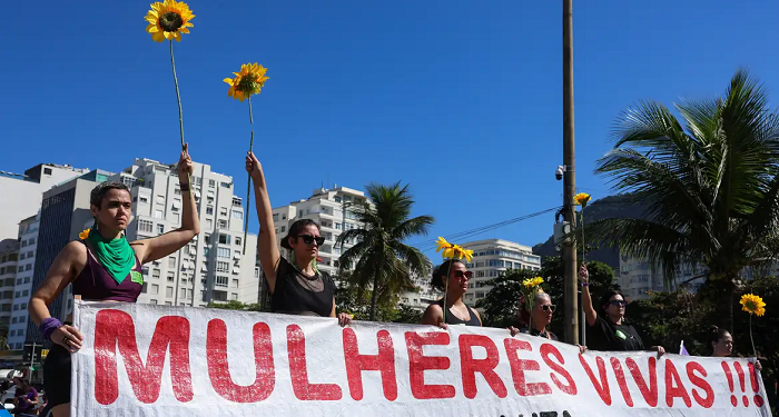 Mulheres vão às ruas pela votação do PL da Misoginia