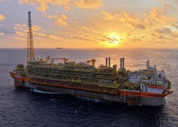 Petrobras: navio-plataforma opera em capacidade máxima no pré-sal
