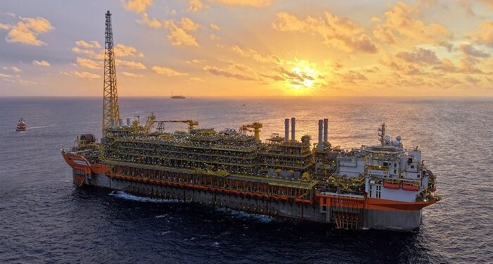 Petrobras: navio-plataforma opera em capacidade máxima no pré-sal