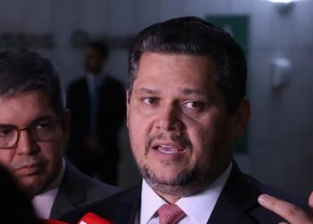 PEC do fim da escala 6×1 vai para a CCJ do Senado