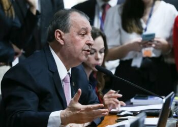 Relator da PEC do fim da escala 6×1 mantém texto da Câmara