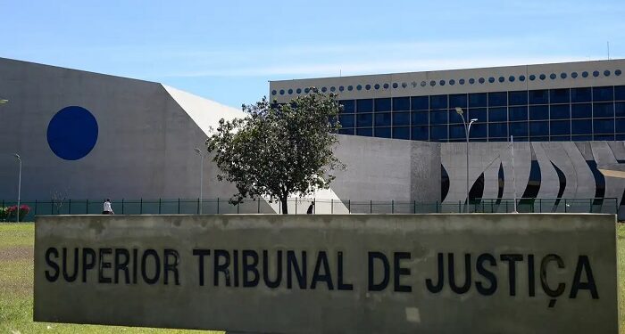 STJ trava ações sobre aluguel por temporada em condomínios
