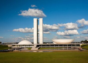 “Centrão” deve seguir no comando da Câmara e do Senado