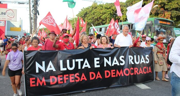 Três vozes que defendem a democracia e criticam desvio público