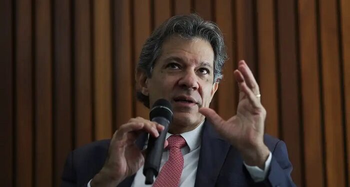 Haddad vê “futuro do país” em risco no Caso Master