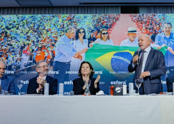 Lula defende estabilidade fiscal e jurídica com empresários