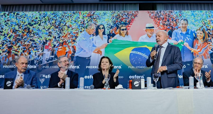 Lula defende estabilidade fiscal e jurídica com empresários