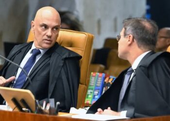 Moraes e Mendonça batem boca por mensagens de Vorcaro