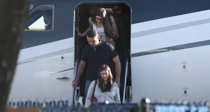 Flávio Bolsonaro usou passaporte cancelado para entrar nos EUA
