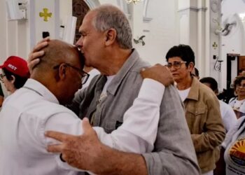 Bispo vira alvo bolsonarista após defender voto contra a ditadura