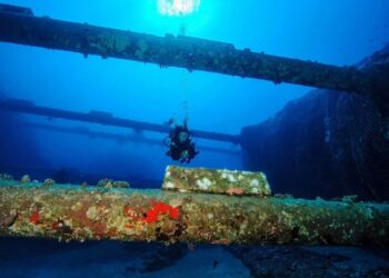 Irã planeja atacar cabos submarinos em caso de ataque EUA-Israel