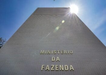 Planalto quer elevar margem de cortes no Orçamento em 20%