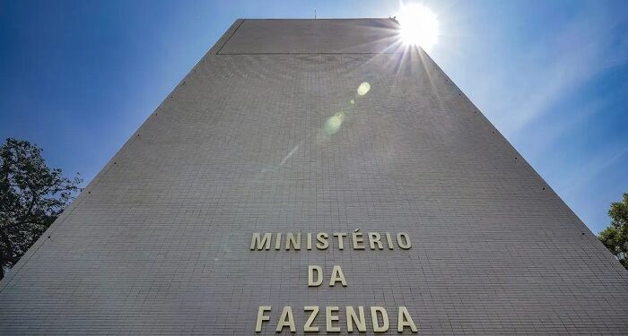 Planalto quer elevar margem de cortes no Orçamento em 20%