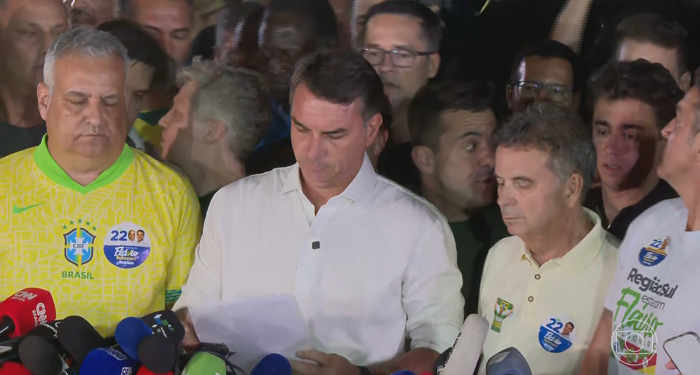 Bastidores: Flávio ignorou equipe e falou em anular eleição