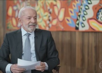 Lula aceita falar com Trump, mas veta negociar resultado da eleição